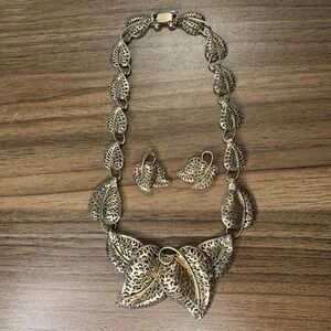 Vintage‎ Bartek Gold Tone Leaves 16" Choker Necklace & Clip On Earrings Set